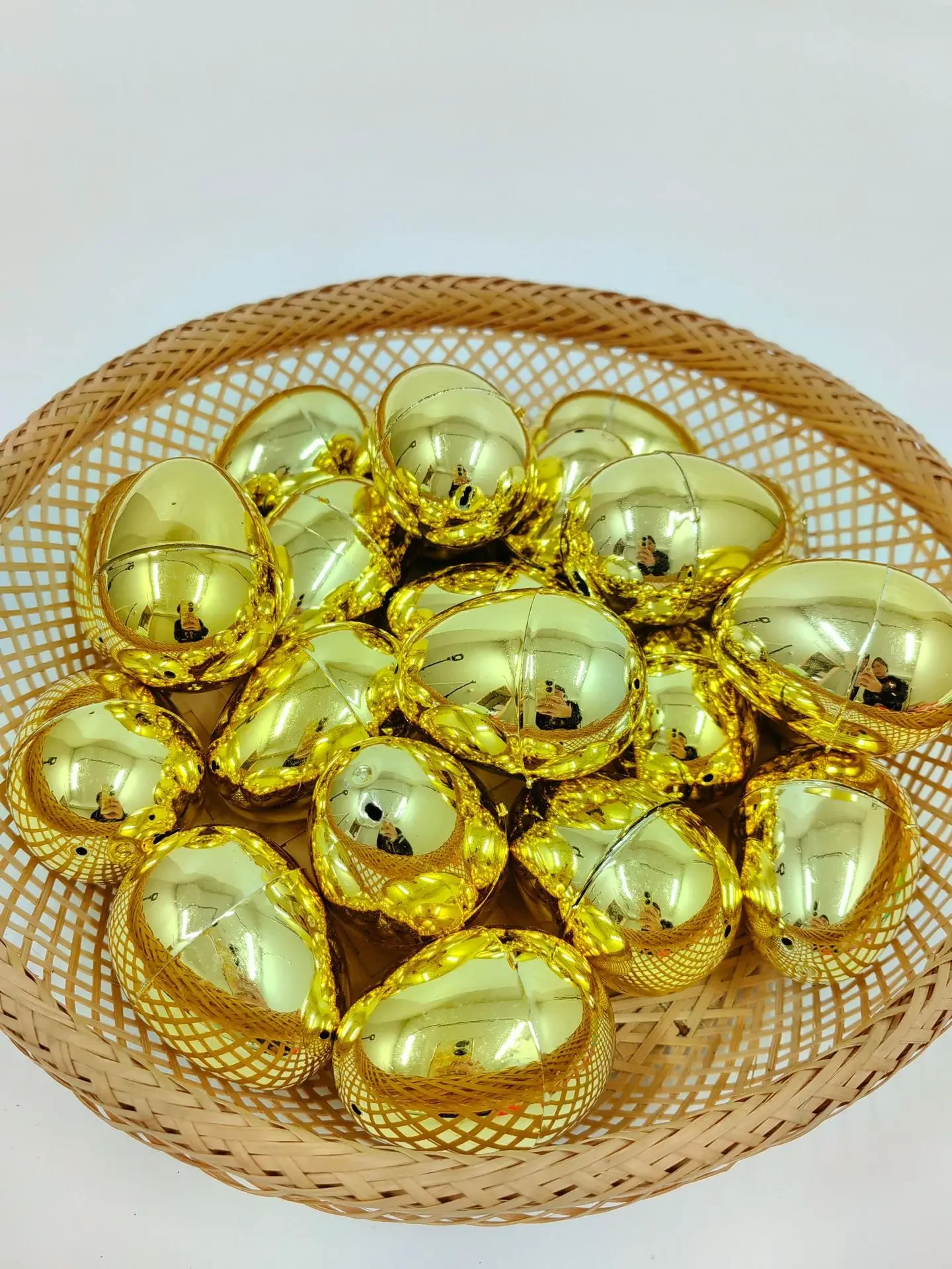 Original representative commercial visual for 5.7x4.2cm Easter Decoration Eggs Plastic for 2023 Hunt Easter Custom Eggs for Easter Festival Party Decorations.