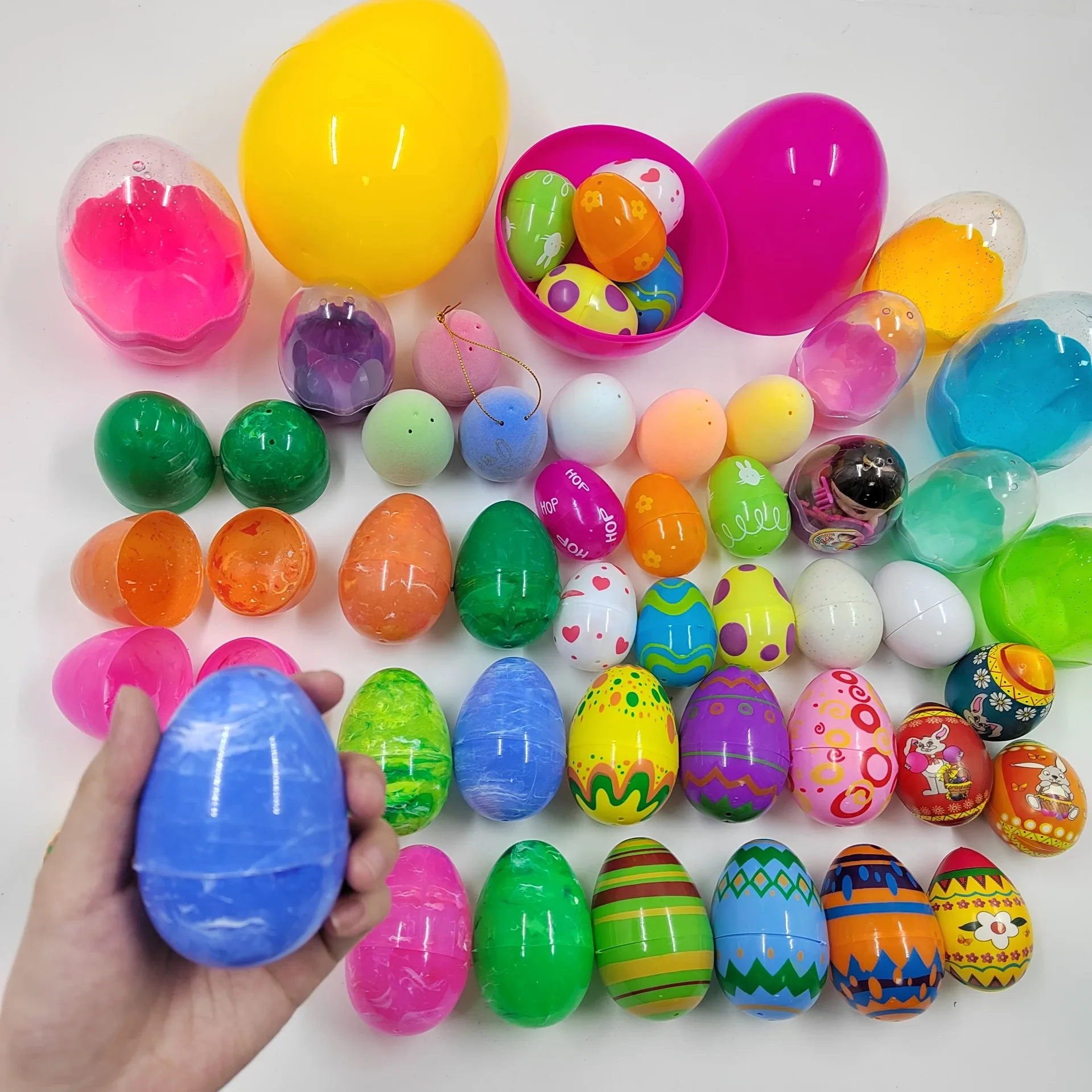 Original representative commercial visual for Large Fillable Plastic Easter Eggs Hunt Toys Kids Party Gift Decorations.