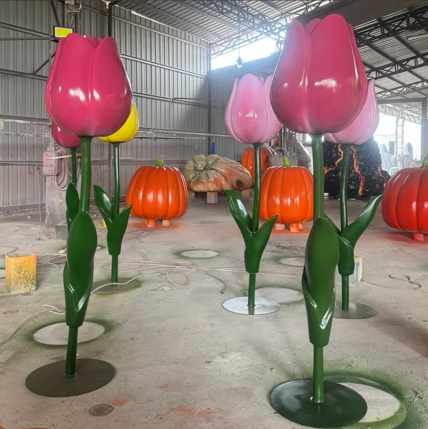 Original representative commercial visual for Giant 7 Feet Outdoor Red Fiberglass Tulip Flower Sculpture for Spring Festival and Easter Decoration.